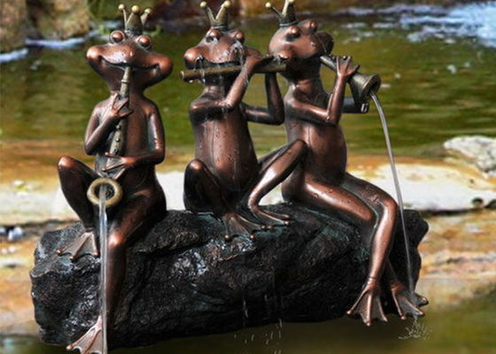 Chiny Outdoor Polyresin Three Frogs Water Fountain Spitters dostawca